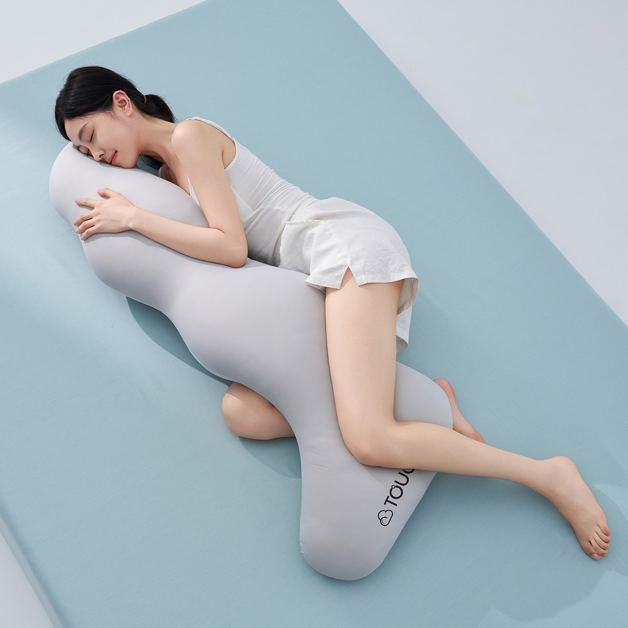 91家纺网 家纺一手货源 找家纺 乐可 2025新款豆荚海马波浪抱枕长条孕妇侧睡夹腿枕 豆荚海马波浪抱枕-BL银灰