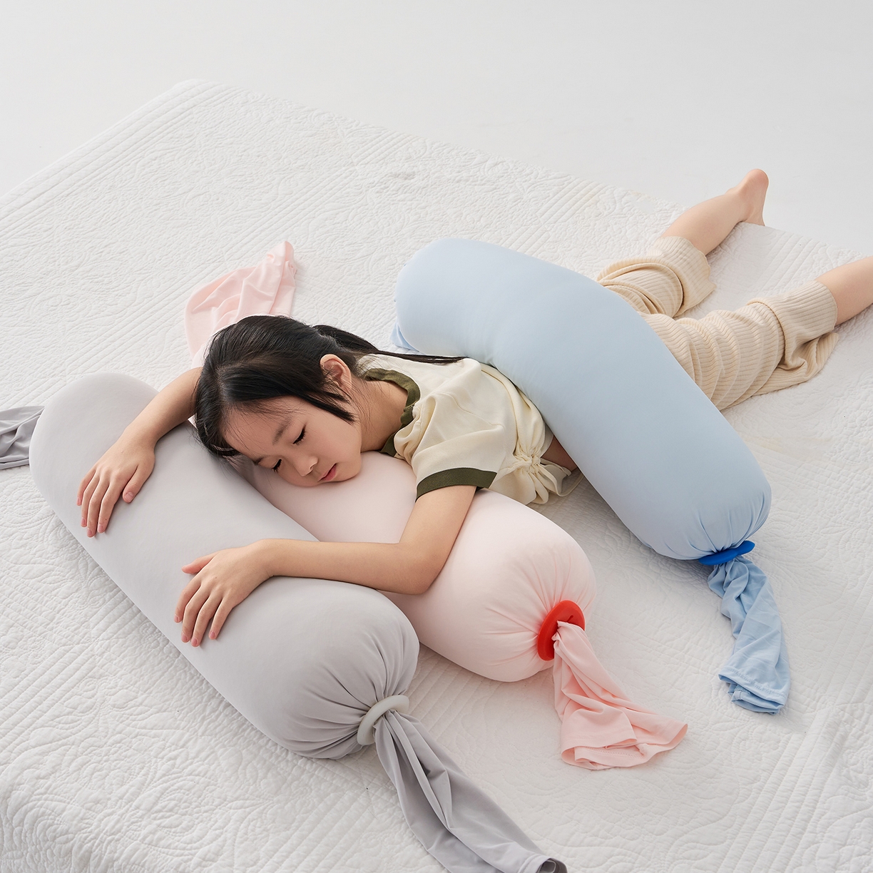91家纺网 家纺一手货源 找家纺 （总）乐可 2025新款素雅纯色温馨时尚多功能抱枕儿童成人侧睡夹腿抱枕靠垫
