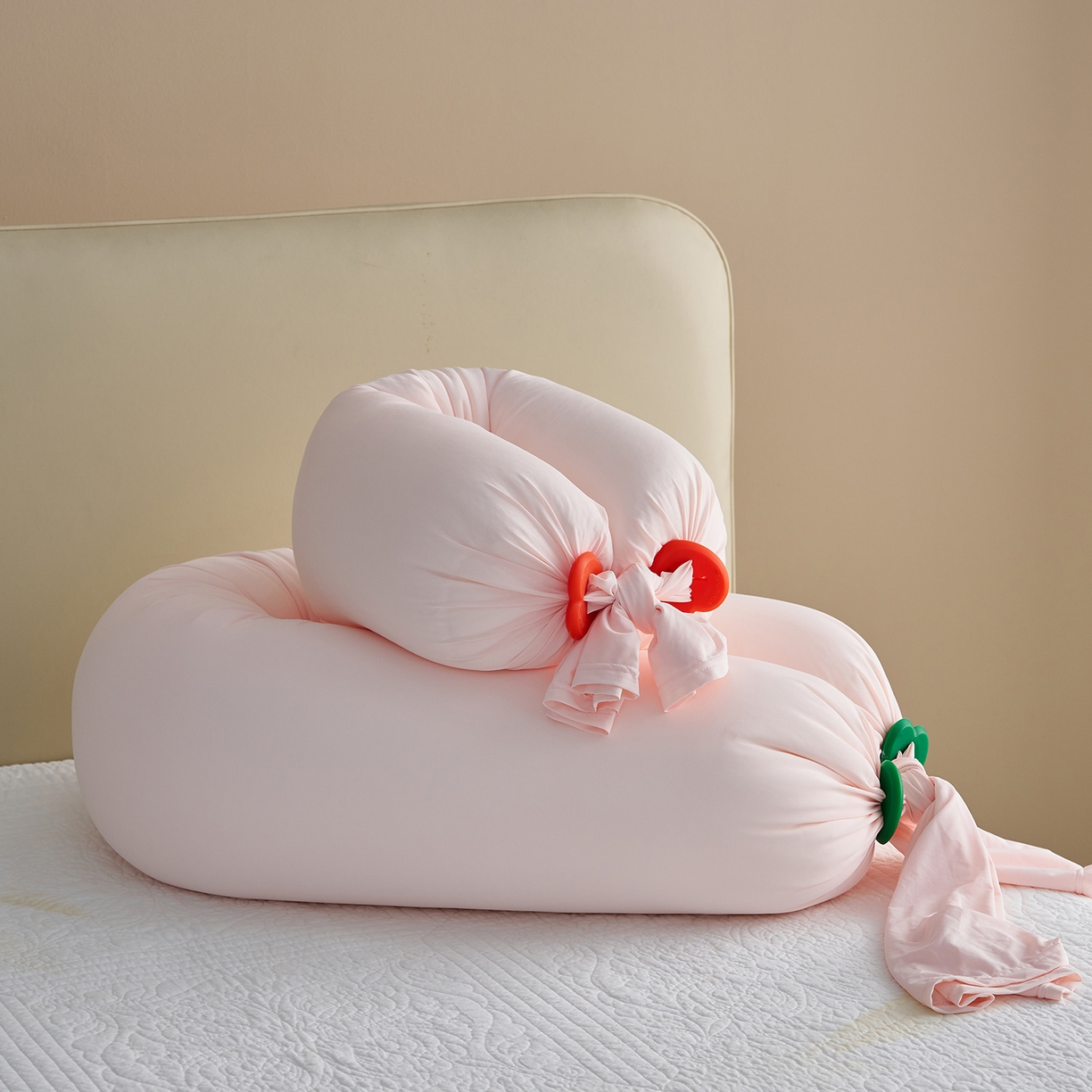 91家纺网 家纺一手货源 找家纺 乐可 2025新款素雅纯色温馨时尚多功能抱枕儿童成人侧睡夹腿抱枕靠垫 多功能抱枕-小号-BD少女粉