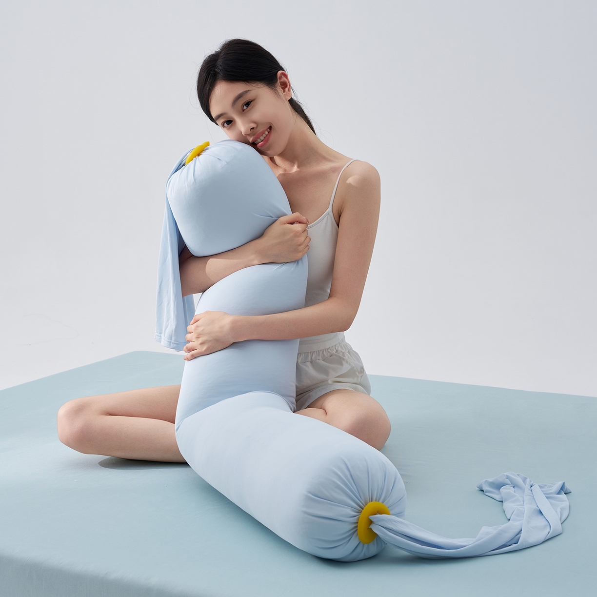 91家纺网 家纺一手货源 找家纺 乐可 2025新款素雅纯色温馨时尚多功能抱枕儿童成人侧睡夹腿抱枕靠垫 多功能抱枕-小号-BD海水蓝