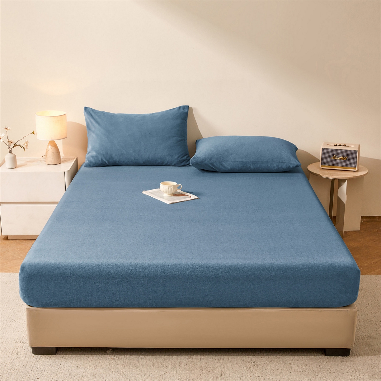 91家纺网 家纺一手货源 找家纺 优眠坊 2025新款单层高克重牛奶绒纯色床笠 鸢尾蓝