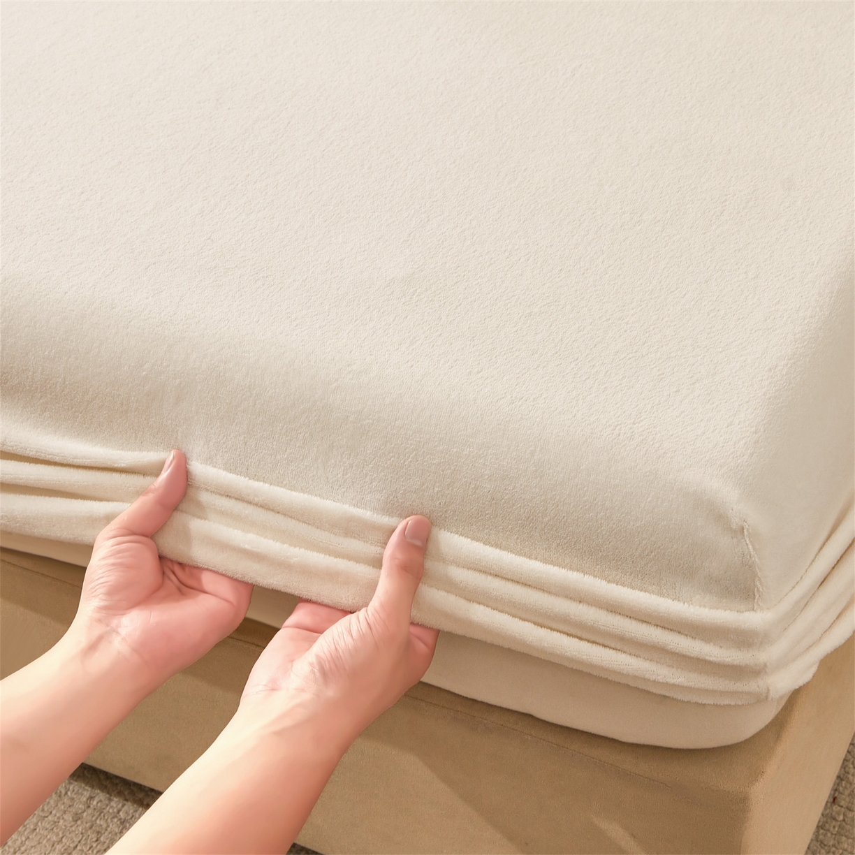 91家纺网 家纺一手货源 找家纺 优眠坊 2025新款单层高克重牛奶绒纯色床笠 月影白