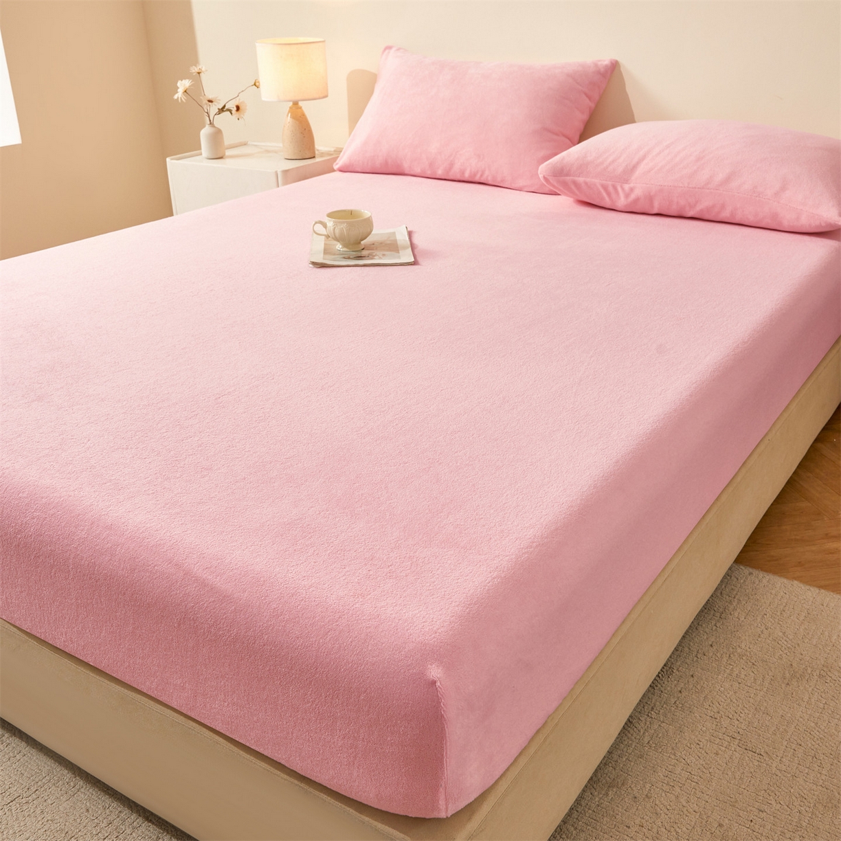 91家纺网 家纺一手货源 找家纺 优眠坊 2025新款单层高克重牛奶绒纯色床笠 梦幻粉