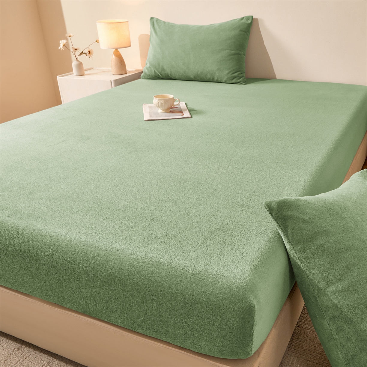 91家纺网 家纺一手货源 找家纺 优眠坊 2025新款单层高克重牛奶绒纯色床笠 翡翠绿