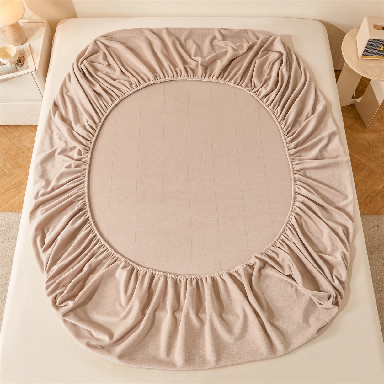 91家纺网 家纺一手货源 找家纺 优眠坊 2025新款单层高克重牛奶绒纯色床笠 岩石棕