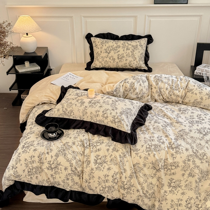 91家纺网 家纺一手货源 找家纺 （总）宅家居 2025新款秋冬爆款轻法式赫本风灯芯绒四件套提花立体韩版花边牛奶绒三件套