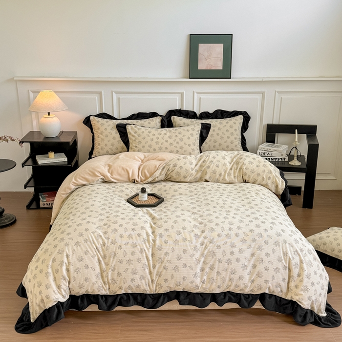 91家纺网 家纺一手货源 找家纺 宅家居 2025新款秋冬爆款轻法式赫本风灯芯绒四件套提花立体韩版花边牛奶绒三件套 繁花