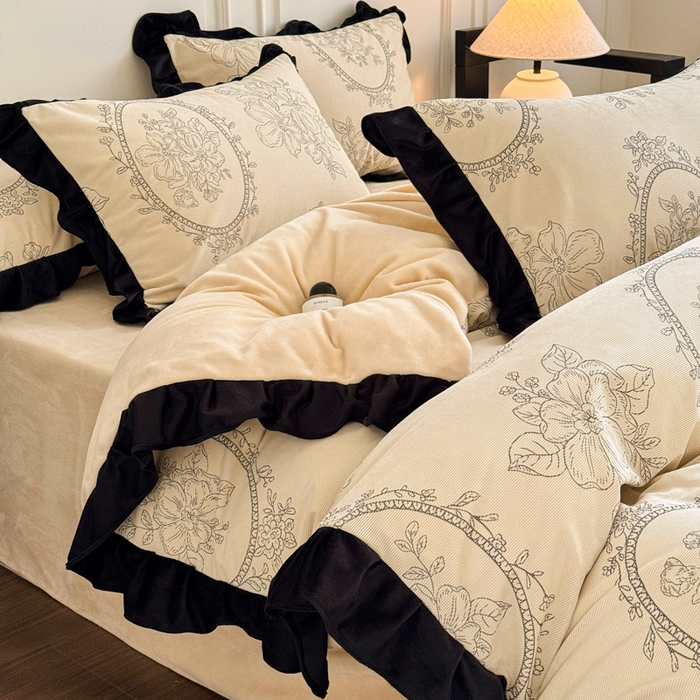 宅家居 2025新款秋冬爆款轻法式赫本风灯芯绒四件套提花立体韩版花边牛奶绒三件套 镜花