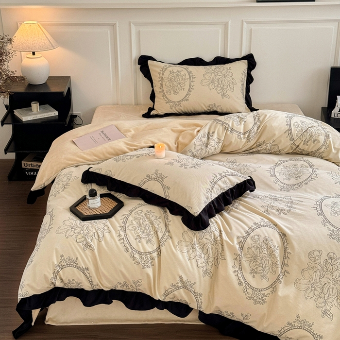 91家纺网 家纺一手货源 找家纺 宅家居 2025新款秋冬爆款轻法式赫本风灯芯绒四件套提花立体韩版花边牛奶绒三件套 镜花