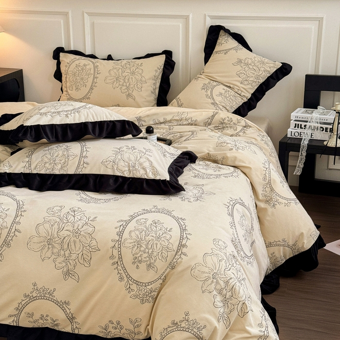 91家纺网 家纺一手货源 找家纺 宅家居 2025新款秋冬爆款轻法式赫本风灯芯绒四件套提花立体韩版花边牛奶绒三件套 镜花