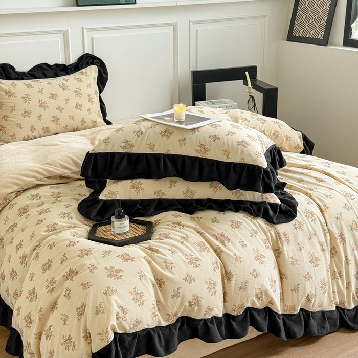 91家纺网 家纺一手货源 找家纺 宅家居 2025新款秋冬爆款轻法式赫本风灯芯绒四件套提花立体韩版花边牛奶绒三件套 茉莉