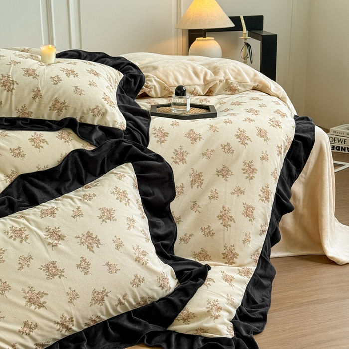 91家纺网 家纺一手货源 找家纺 宅家居 2025新款秋冬爆款轻法式赫本风灯芯绒四件套提花立体韩版花边牛奶绒三件套 茉莉