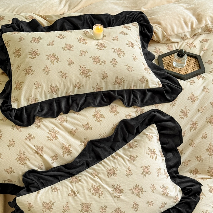 91家纺网 家纺一手货源 找家纺 宅家居 2025新款秋冬爆款轻法式赫本风灯芯绒四件套提花立体韩版花边牛奶绒三件套 茉莉