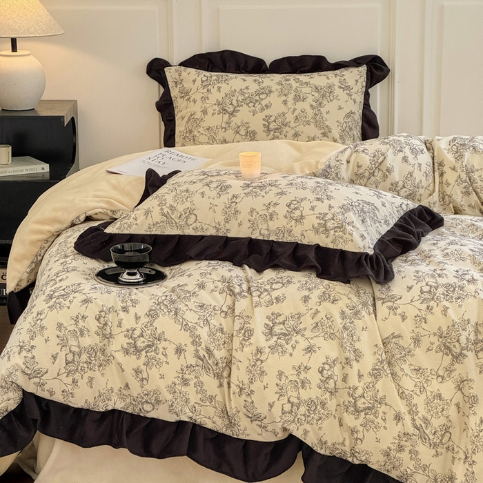 91家纺网 家纺一手货源 找家纺 宅家居 2025新款秋冬爆款轻法式赫本风灯芯绒四件套提花立体韩版花边牛奶绒三件套 喜鹊