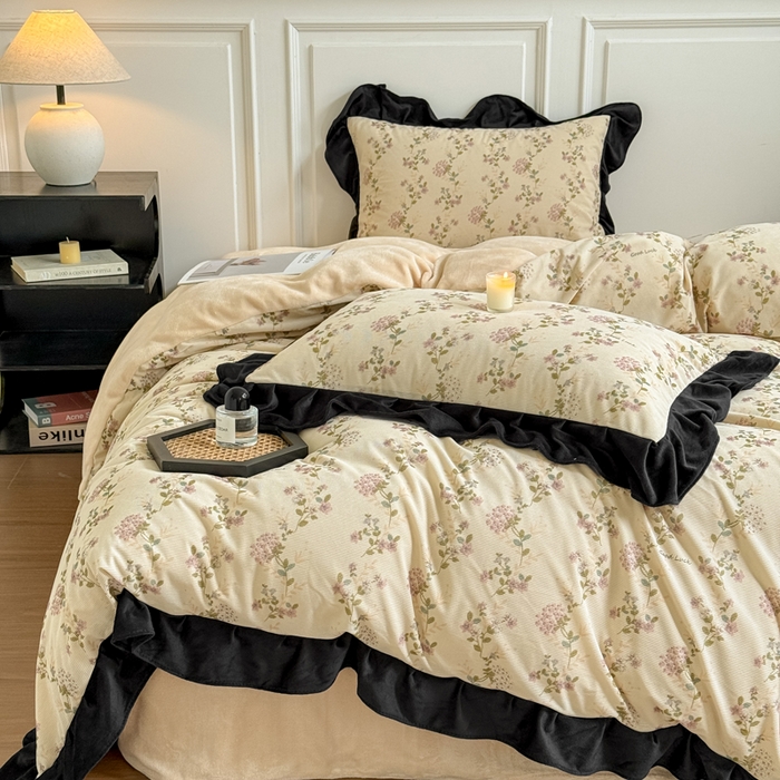 91家纺网 家纺一手货源 找家纺 宅家居 2025新款秋冬爆款轻法式赫本风灯芯绒四件套提花立体韩版花边牛奶绒三件套 紫藤