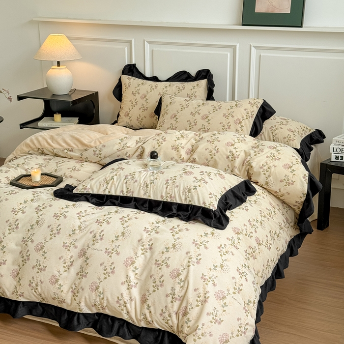 91家纺网 家纺一手货源 找家纺 宅家居 2025新款秋冬爆款轻法式赫本风灯芯绒四件套提花立体韩版花边牛奶绒三件套 紫藤