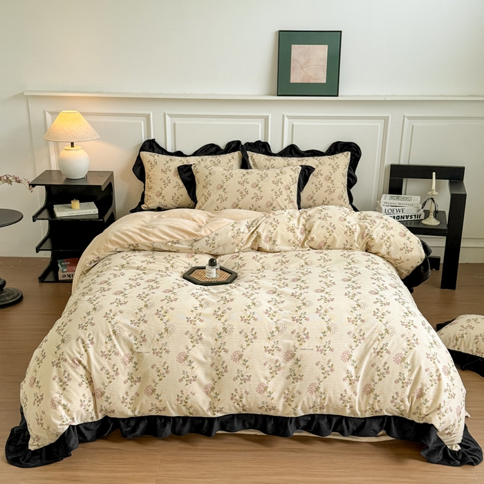 91家纺网 家纺一手货源 找家纺 宅家居 2025新款秋冬爆款轻法式赫本风灯芯绒四件套提花立体韩版花边牛奶绒三件套 紫藤