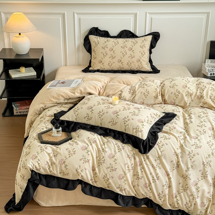 91家纺网 家纺一手货源 找家纺 宅家居 2025新款秋冬爆款轻法式赫本风灯芯绒四件套提花立体韩版花边牛奶绒三件套 紫藤