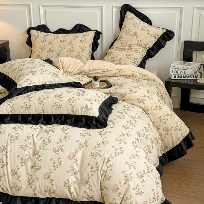 91家纺网 家纺一手货源 找家纺 宅家居 2025新款秋冬爆款轻法式赫本风灯芯绒四件套提花立体韩版花边牛奶绒三件套 紫藤