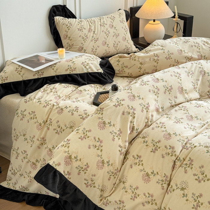 91家纺网 家纺一手货源 找家纺 宅家居 2025新款秋冬爆款轻法式赫本风灯芯绒四件套提花立体韩版花边牛奶绒三件套 紫藤