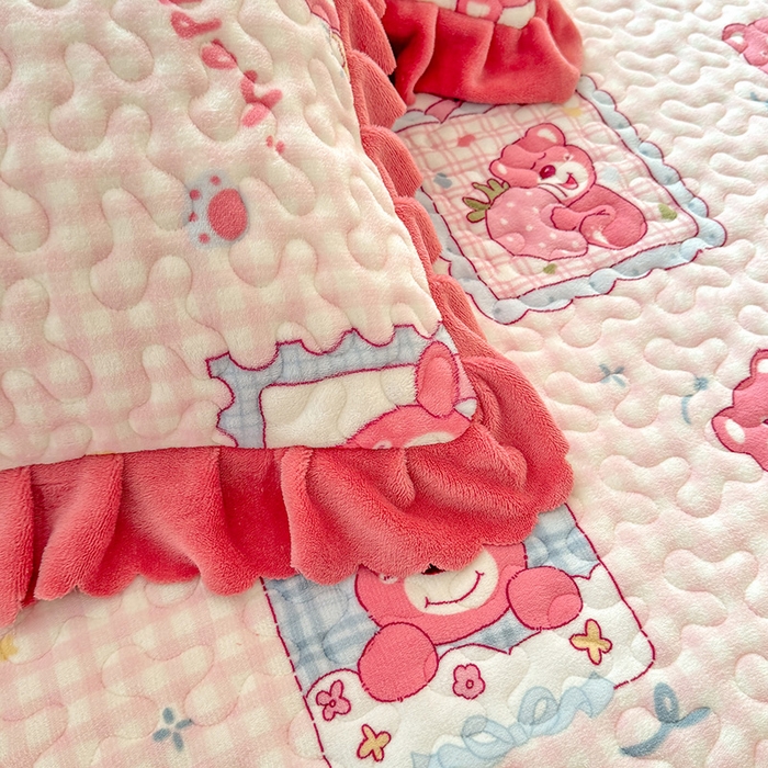 91家纺网 家纺一手货源 找家纺 九诺家纺 2025新款直播热款双层蕾丝花边牛奶绒印花床盖四件套床盖单件三件套 风情-快乐回忆