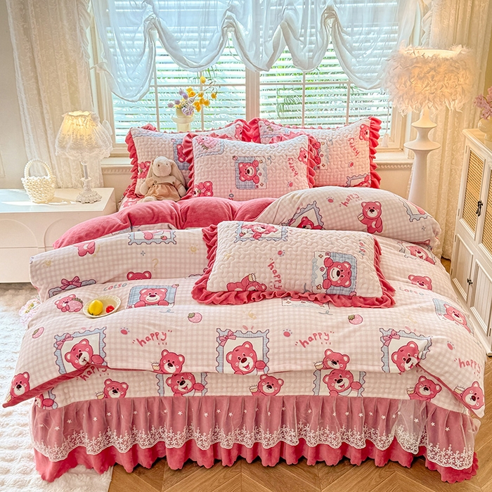 91家纺网 家纺一手货源 找家纺 九诺家纺 2025新款直播热款双层蕾丝花边牛奶绒印花床盖四件套床盖单件三件套 风情-快乐回忆