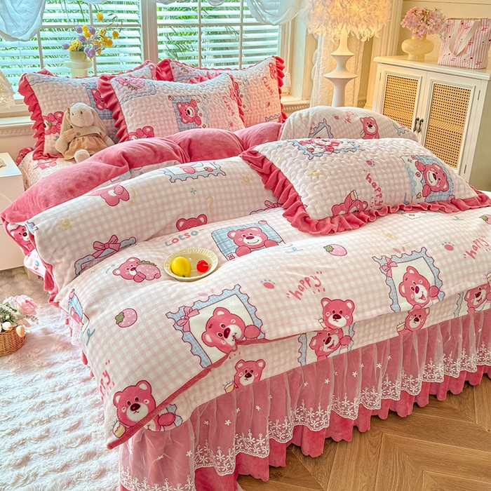 91家纺网 家纺一手货源 找家纺 九诺家纺 2025新款直播热款双层蕾丝花边牛奶绒印花床盖四件套床盖单件三件套 风情-快乐回忆