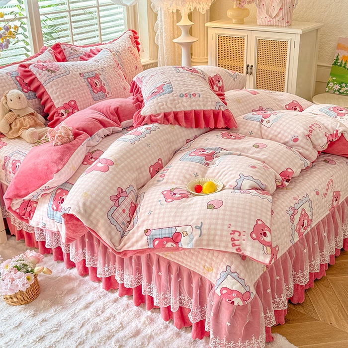 91家纺网 家纺一手货源 找家纺 九诺家纺 2025新款直播热款双层蕾丝花边牛奶绒印花床盖四件套床盖单件三件套 风情-快乐回忆