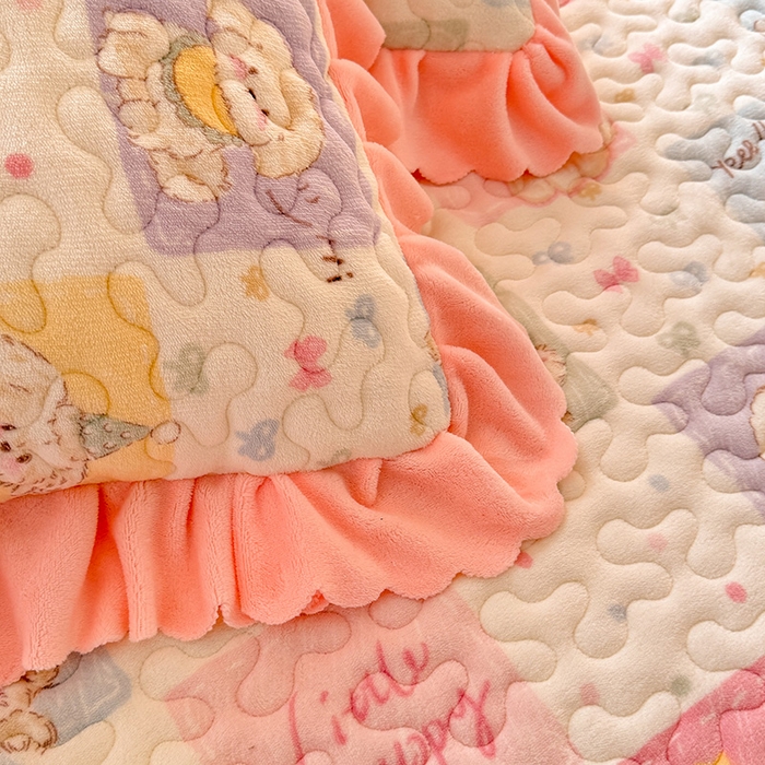 91家纺网 家纺一手货源 找家纺 九诺家纺 2025新款直播热款双层蕾丝花边牛奶绒印花床盖四件套床盖单件三件套 风情-萌宠之家