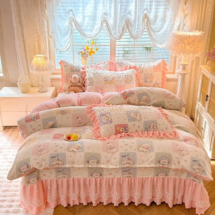 91家纺网 家纺一手货源 找家纺 九诺家纺 2025新款直播热款双层蕾丝花边牛奶绒印花床盖四件套床盖单件三件套 风情-萌宠之家