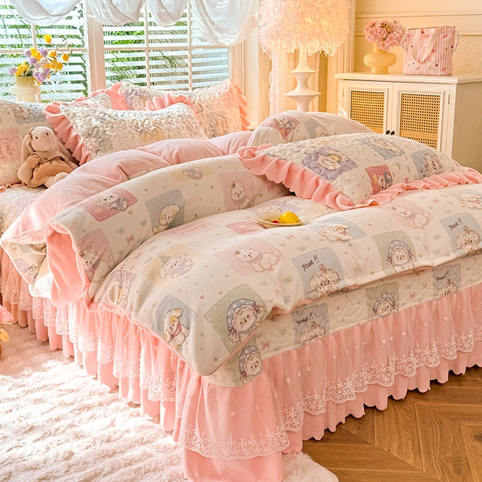 91家纺网 家纺一手货源 找家纺 九诺家纺 2025新款直播热款双层蕾丝花边牛奶绒印花床盖四件套床盖单件三件套 风情-萌宠之家