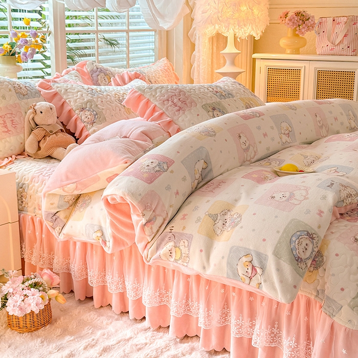 91家纺网 家纺一手货源 找家纺 九诺家纺 2025新款直播热款双层蕾丝花边牛奶绒印花床盖四件套床盖单件三件套 风情-萌宠之家