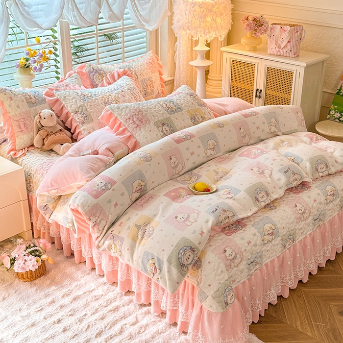 91家纺网 家纺一手货源 找家纺 九诺家纺 2025新款直播热款双层蕾丝花边牛奶绒印花床盖四件套床盖单件三件套 风情-萌宠之家