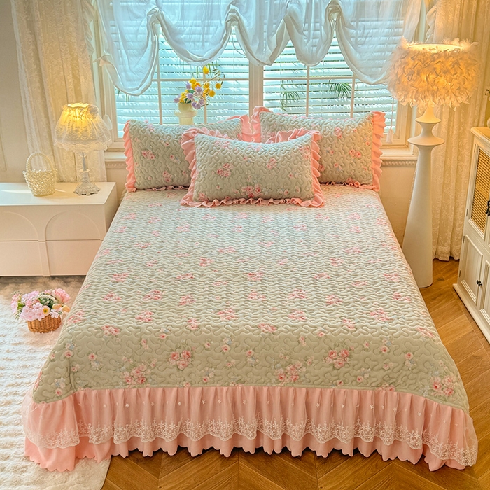 91家纺网 家纺一手货源 找家纺 九诺家纺 2025新款直播热款双层蕾丝花边牛奶绒印花床盖四件套床盖单件三件套 风情-沐熙花