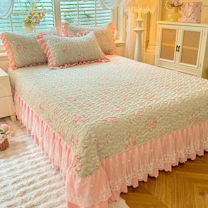 91家纺网 家纺一手货源 找家纺 九诺家纺 2025新款直播热款双层蕾丝花边牛奶绒印花床盖四件套床盖单件三件套 风情-沐熙花