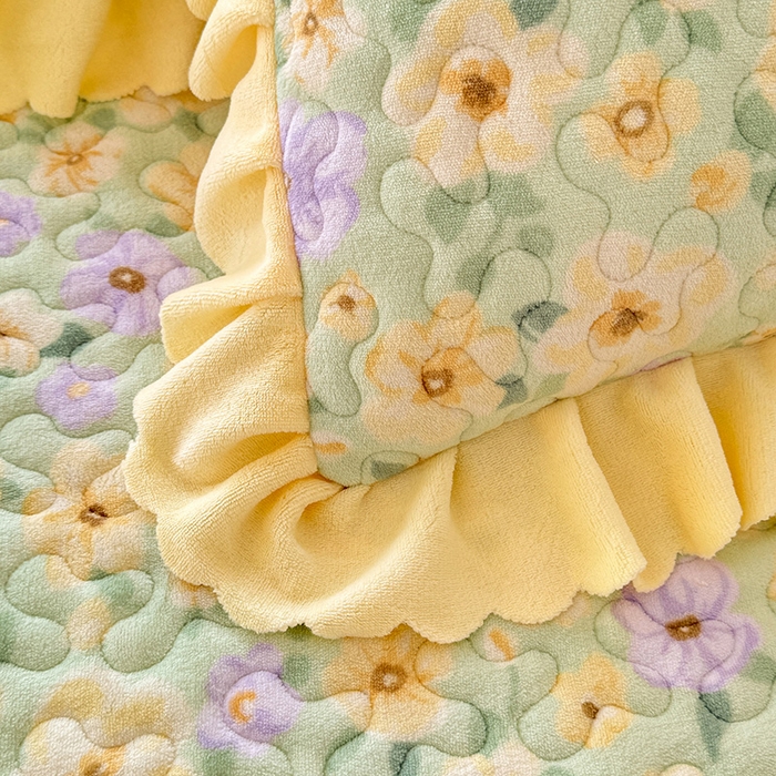 91家纺网 家纺一手货源 找家纺 九诺家纺 2025新款直播热款双层蕾丝花边牛奶绒印花床盖四件套床盖单件三件套 风情-暖阳之春