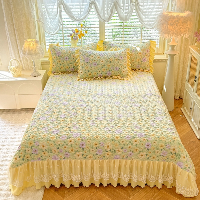 91家纺网 家纺一手货源 找家纺 九诺家纺 2025新款直播热款双层蕾丝花边牛奶绒印花床盖四件套床盖单件三件套 风情-暖阳之春