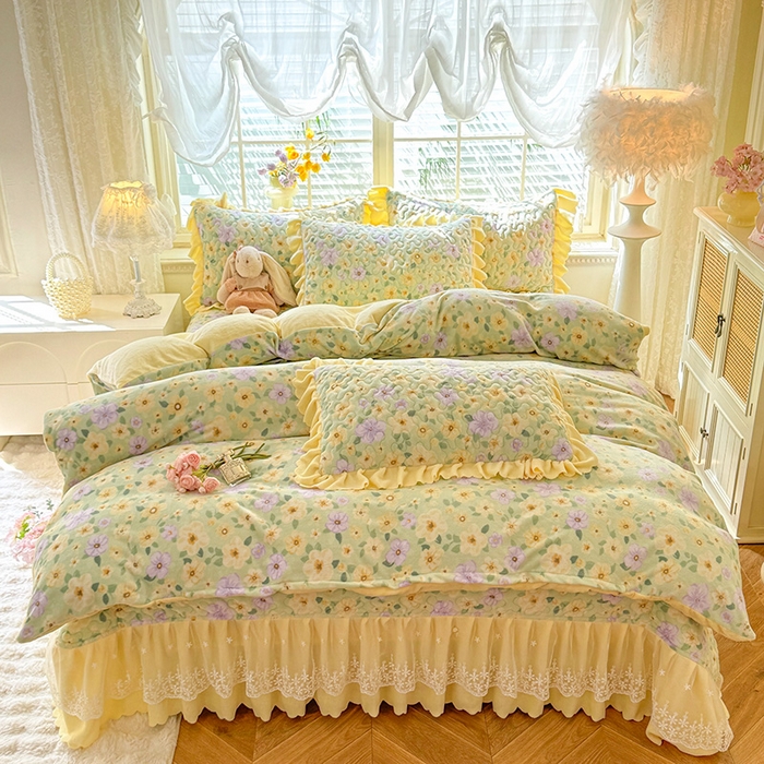 91家纺网 家纺一手货源 找家纺 九诺家纺 2025新款直播热款双层蕾丝花边牛奶绒印花床盖四件套床盖单件三件套 风情-暖阳之春