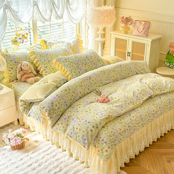 91家纺网 家纺一手货源 找家纺 九诺家纺 2025新款直播热款双层蕾丝花边牛奶绒印花床盖四件套床盖单件三件套 风情-暖阳之春