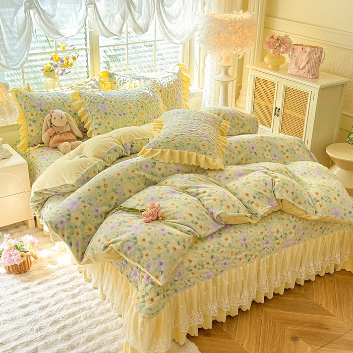 91家纺网 家纺一手货源 找家纺 九诺家纺 2025新款直播热款双层蕾丝花边牛奶绒印花床盖四件套床盖单件三件套 风情-暖阳之春