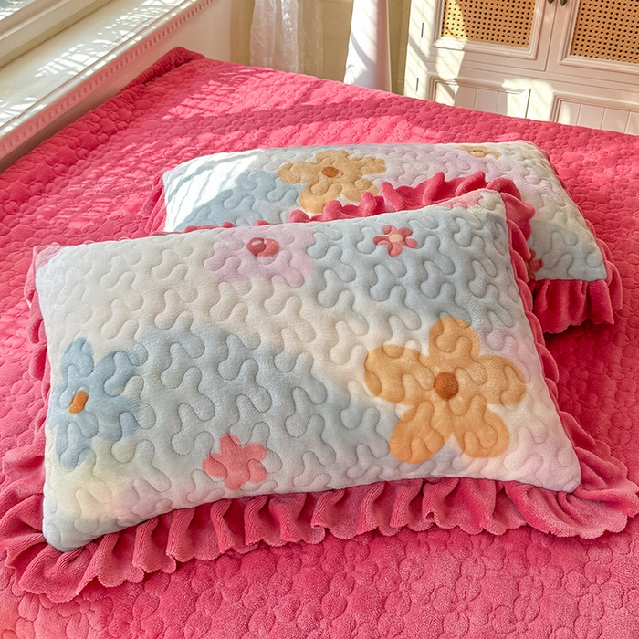 91家纺网 家纺一手货源 找家纺 九诺家纺 2025新款直播热款双层蕾丝花边牛奶绒印花床盖四件套床盖单件三件套 时光-花海