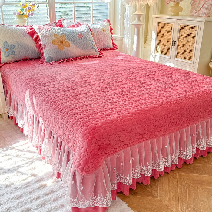 91家纺网 家纺一手货源 找家纺 九诺家纺 2025新款直播热款双层蕾丝花边牛奶绒印花床盖四件套床盖单件三件套 时光-花海