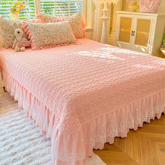 91家纺网 家纺一手货源 找家纺 九诺家纺 2025新款直播热款双层蕾丝花边牛奶绒印花床盖四件套床盖单件三件套 时光-花境花语