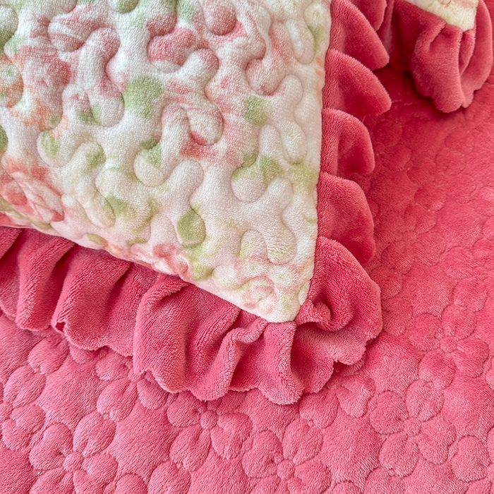 91家纺网 家纺一手货源 找家纺 九诺家纺 2025新款直播热款双层蕾丝花边牛奶绒印花床盖四件套床盖单件三件套 时光-花舞轻盈