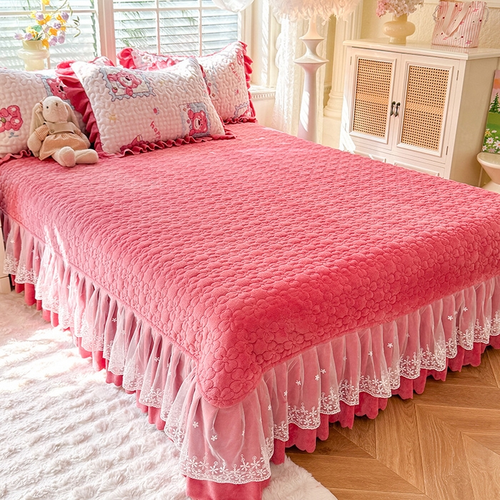 91家纺网 家纺一手货源 找家纺 九诺家纺 2025新款直播热款双层蕾丝花边牛奶绒印花床盖四件套床盖单件三件套 时光-快乐回忆