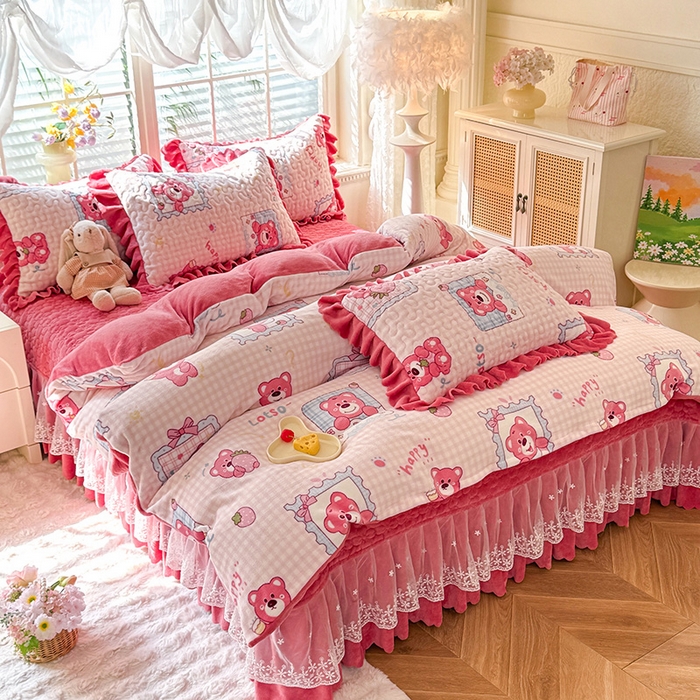 91家纺网 家纺一手货源 找家纺 九诺家纺 2025新款直播热款双层蕾丝花边牛奶绒印花床盖四件套床盖单件三件套 时光-快乐回忆