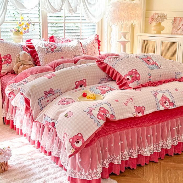 91家纺网 家纺一手货源 找家纺 九诺家纺 2025新款直播热款双层蕾丝花边牛奶绒印花床盖四件套床盖单件三件套 时光-快乐回忆