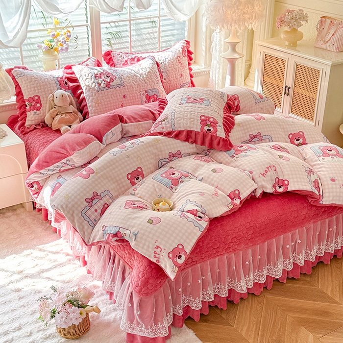 91家纺网 家纺一手货源 找家纺 九诺家纺 2025新款直播热款双层蕾丝花边牛奶绒印花床盖四件套床盖单件三件套 时光-快乐回忆