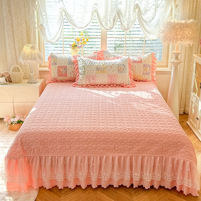 91家纺网 家纺一手货源 找家纺 九诺家纺 2025新款直播热款双层蕾丝花边牛奶绒印花床盖四件套床盖单件三件套 时光-萌宠之家