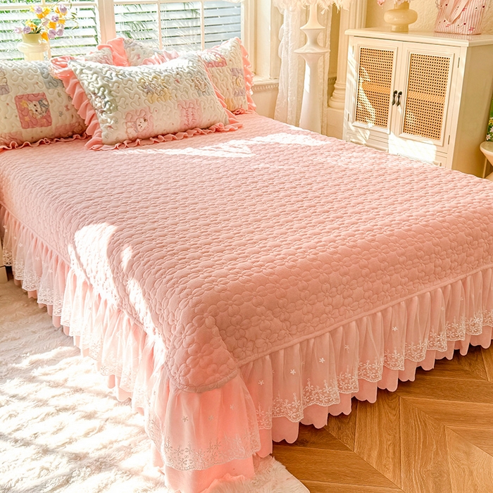 91家纺网 家纺一手货源 找家纺 九诺家纺 2025新款直播热款双层蕾丝花边牛奶绒印花床盖四件套床盖单件三件套 时光-萌宠之家